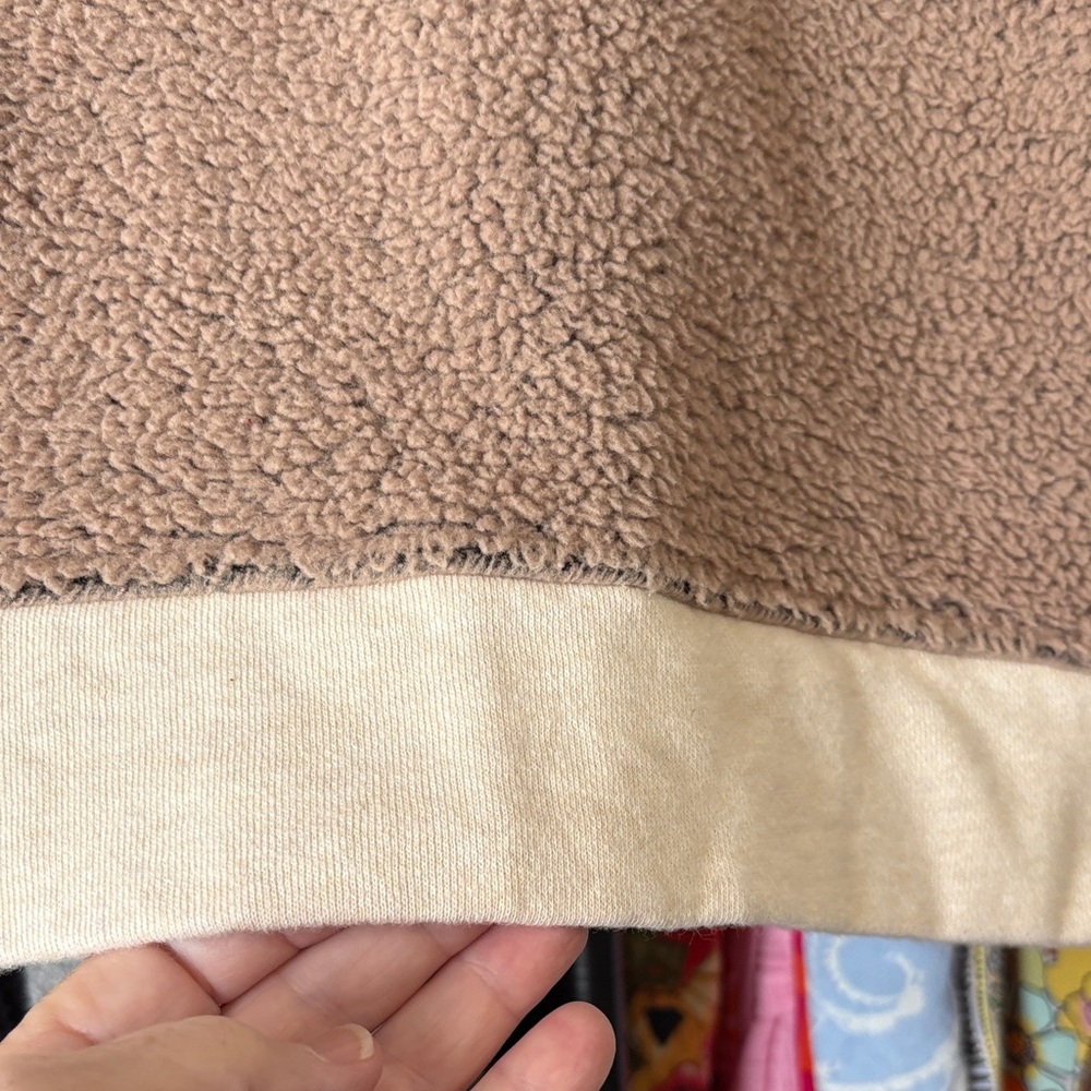 EUC Marmot Women's Beige and Brown Sherpa/ Sweatshirt - Picture 5 of 7